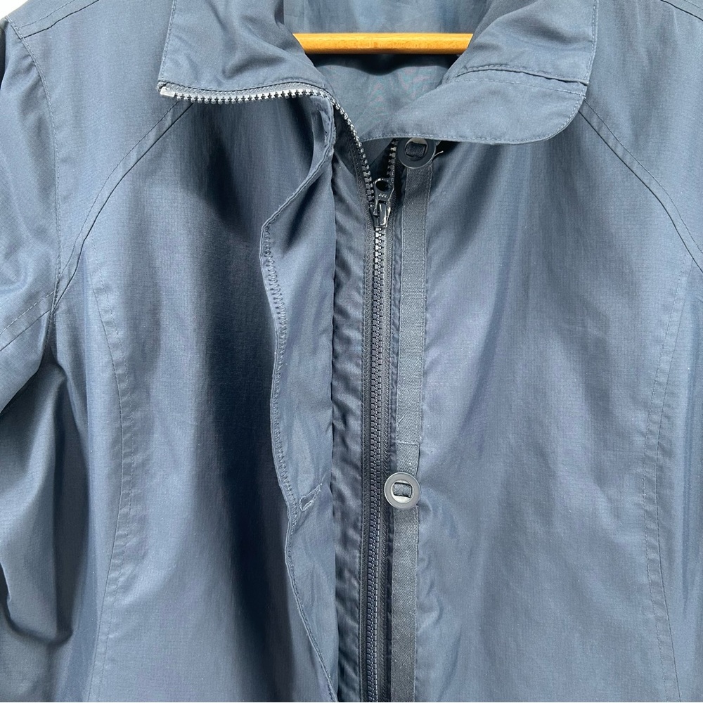 Lands End Womens Large Blue Rain Jacket Lightweight Water Resistant Coat No Hood - Picture 4 of 13